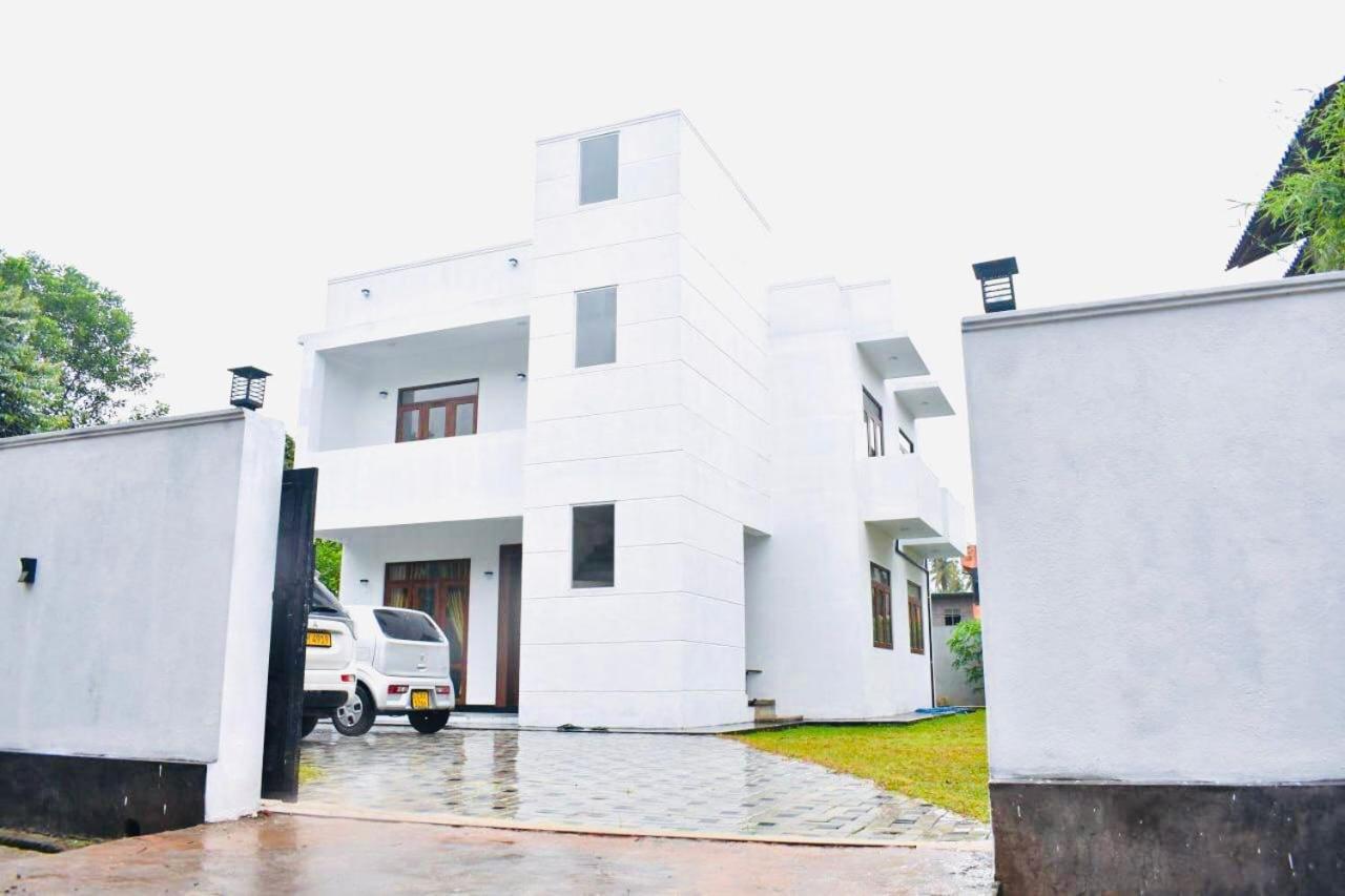 Twinstop Villa Minuwangoda エクステリア 写真