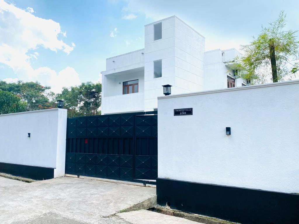 Twinstop Villa Minuwangoda エクステリア 写真